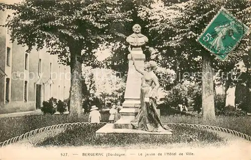 AK / Ansichtskarte Bergerac Le jardin de lHotel de Ville Bergerac