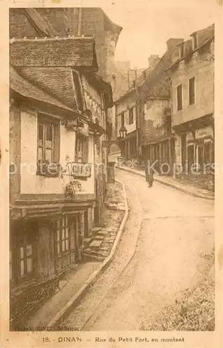 AK / Ansichtskarte Dinan Rue du Petit Fort en montant Dinan