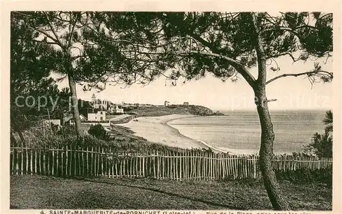 AK / Ansichtskarte Sainte Marguerite de Pornichet Vue de la plage prise sous les pins Sainte Marguerite de Pornichet