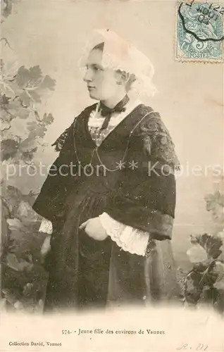 AK / Ansichtskarte Vannes Jeune fille Costumes Trachten Vannes