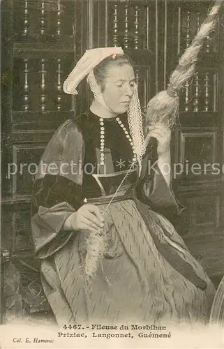 AK / Ansichtskarte Morbihan_Region Fileuse Costumes Trachten Spinnerei 