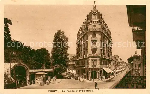 AK / Ansichtskarte Vichy_Allier Place Victor Hugo Vichy Allier