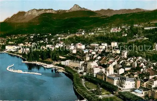 AK / Ansichtskarte Evian les Bains_Haute_Savoie Lac Leman la ville et Dent d Oche Alpes vue aerienne Evian les Bains_Haute