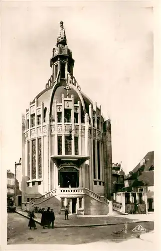 AK / Ansichtskarte Vichy_Allier Facade de l Eglise Notre Dame des Malades Vichy Allier