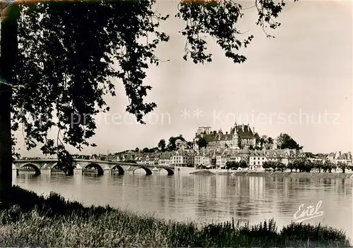 AK / Ansichtskarte Gien Vue generale Bords de la Loire Gien