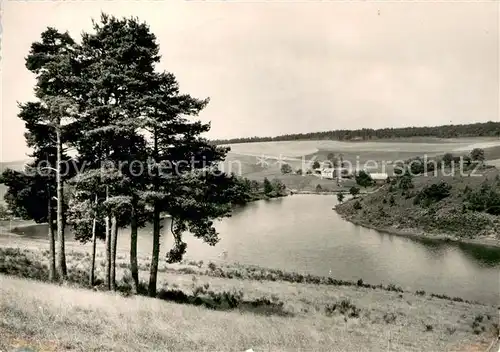 AK / Ansichtskarte Montsalvy Paysage Etang Montsalvy
