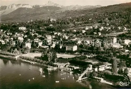 AK / Ansichtskarte Evian les Bains_Haute_Savoie La plage Dent d Oche et les Memises vue aerienne Evian les Bains_Haute