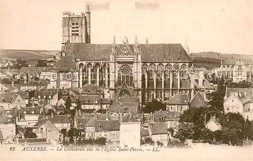 AK / Ansichtskarte Auxerre La cathedrale vue de l Eglise Saint Pierre Auxerre