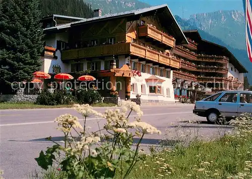 AK / Ansichtskarte Elbigenalp Sporthotel Alpenrose Alpen Elbigenalp