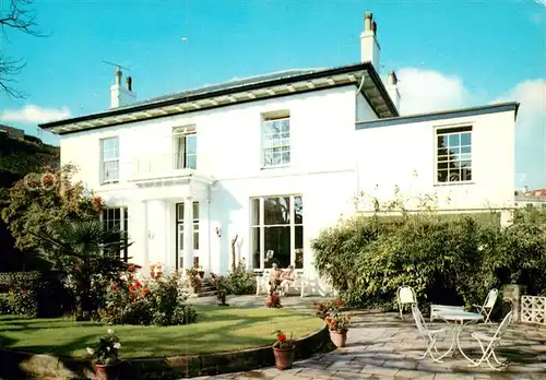AK / Ansichtskarte Guernsey_Channel_Islands Hotel de Havelet Entrance and Front Patio Guernsey_Channel_Islands