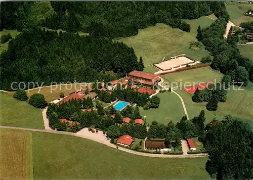 AK / Ansichtskarte Inzell Sport und Jugendferiendorf Fliegeraufnahme Inzell