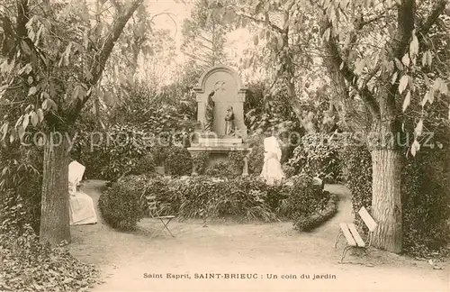 Saint Brieuc_Cotes d_Armor Un coin du jardin Saint Esprit Statues Saint Brieuc_Cotes d