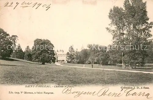 Saint Fargeau_Yonne Chateau et le parc Saint Fargeau Yonne