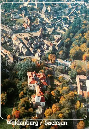 AK / Ansichtskarte Waldenburg_Sachsen Fliegeraufnahme mit Schloss und Innenstadt Waldenburg Sachsen