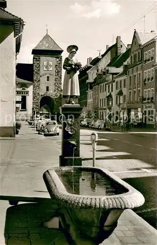 AK / Ansichtskarte Villingen Schwenningen Oberes Tor Brunnen Altstadt Villingen Schwenningen