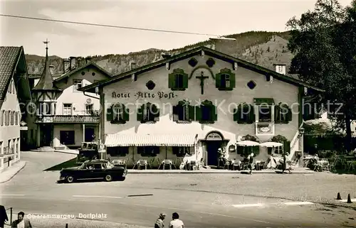 AK / Ansichtskarte Oberammergau Dorfplatz Hotel Gasthof Alte Post Oberammergau