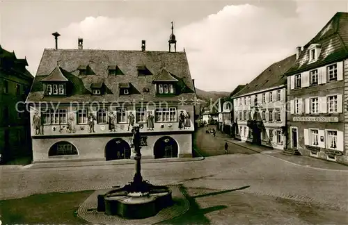 AK / Ansichtskarte Haslach_Kinzigtal Marktplatz Rathaus Sebastianbrunnen Haslach_Kinzigtal