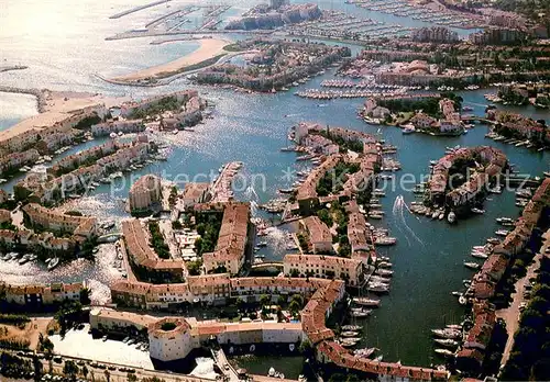 AK / Ansichtskarte Port_Grimaud Vue aerienne de la cite Port Grimaud