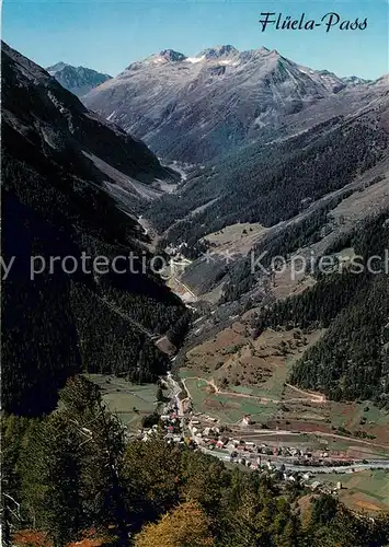 AK / Ansichtskarte Flueelapass Panorama Alpenpass Blick auf Susch Pass Strasse mit Flueela Schwarzhorn Flueelapass