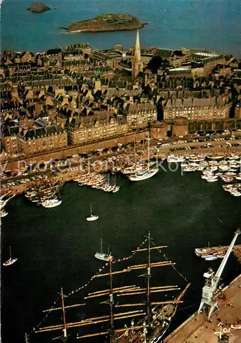 AK / Ansichtskarte Saint Malo_Ille et Vilaine_Bretagne Grand volier dans les bassins a flot vue aerienne Saint Malo_Ille et Vilaine
