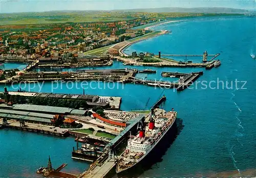 AK / Ansichtskarte Cuxhaven_Nordseebad TS Hanseatic am Steubenhoeft Fliegeraufnahme Cuxhaven_Nordseebad