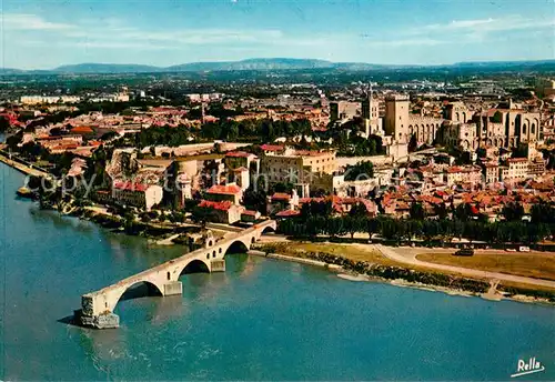 AK / Ansichtskarte Avignon_Vaucluse Vue generale aerienne sur le Pont Saint Benezet le Petit Palais et le Palais des Papes Avignon Vaucluse