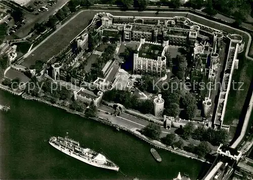 AK / Ansichtskarte London Tower of London Fliegeraufnahme London
