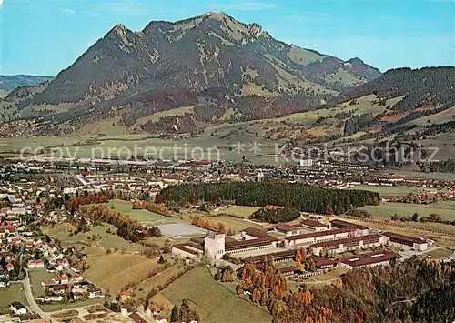 AK / Ansichtskarte Sonthofen_Leutkirch Fliegeraufnahme mit Generaloberst Beck Kaserne und Gruenten Sonthofen_Leutkirch