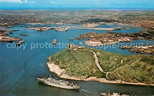 AK / Ansichtskarte Willemstad Air view harbor with cruise ship approaching berth in Schottegat and showing historic Fort Nassau on top of hill overlooking harbor Willemstad