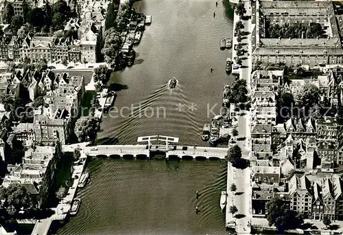 AK / Ansichtskarte Amsterdam_Niederlande Amstel mit Magere Bruecke Fliegeraufnahme Amsterdam_Niederlande