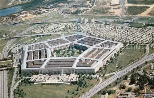 AK / Ansichtskarte Arlington_Virginia The Pentagon Air view 