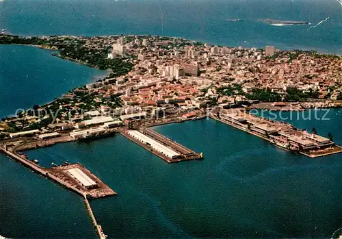 AK / Ansichtskarte Dakar Vue generale aerienne Au premier plan le port Dakar