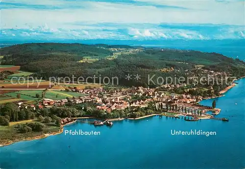 AK / Ansichtskarte Unteruhldingen_Bodensee Fliegeraufnahme mit Pfahlbauten 