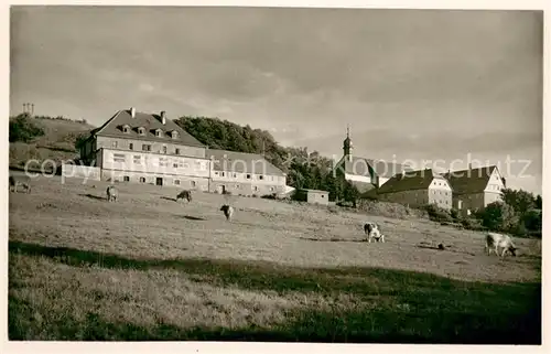 AK / Ansichtskarte Kreuzberg_Rhoen Kreuzberghotel Braun mit Kloster Kreuzberg Rhoen