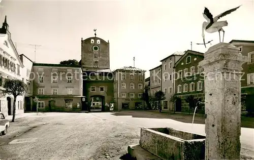AK / Ansichtskarte Tittmoning_Salzach Laufener Tor Brunnen Tittmoning Salzach