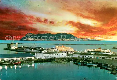 AK / Ansichtskarte Algeciras El puerto al fondo el Penon de Gibraltar Algeciras