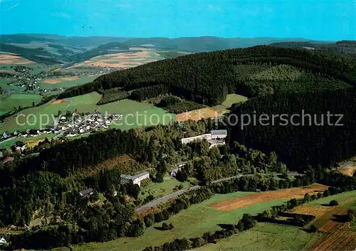 AK / Ansichtskarte Bad_Berleburg Wittgensteiner Berg  und Waldland Fliegeraufnahme Bad_Berleburg