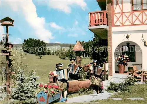 AK / Ansichtskarte Breitnau Kaiser s Tannenwirtshaus im Schwarzwald Trachten Hausmusik Breitnau