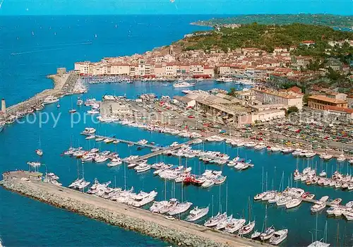 AK / Ansichtskarte Saint_Tropez_Var Le Port Vue generale aerienne Saint_Tropez_Var