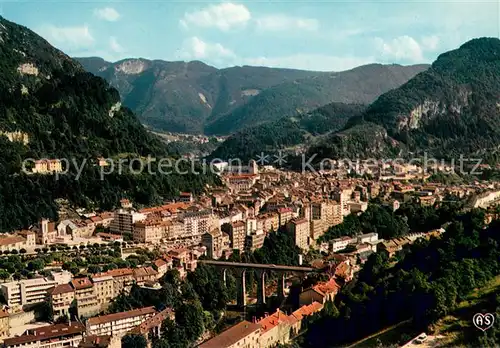 AK / Ansichtskarte Saint Claude_Jura Vue generale Au premier plan le Pont de Pierre Saint Claude_Jura