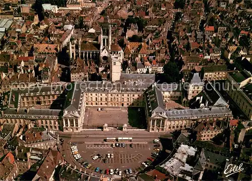 AK / Ansichtskarte Dijon_Cote_d_Or Place de la Liberation Palais des Ducs de Bourgogne Eglise Notre Dame vue aerienne Dijon_Cote_d_Or