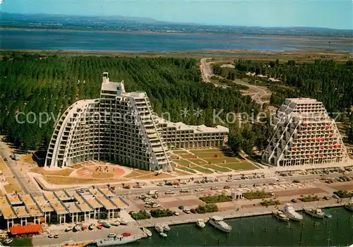 AK / Ansichtskarte La_Grande Motte La Grande Pyramide vue aerienne La_Grande Motte