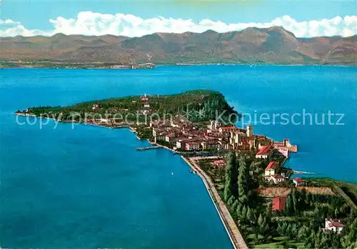 AK / Ansichtskarte Sirmione_Lago_di_Garda Veduta aerea della Penisola Sirmione_Lago_di_Garda