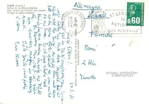 AK / Ansichtskarte Taize_Saone et Loire Eglise de la Reconciliation avec tentes du Concile des jeunes Village et eglise romane vue aerienne Taize Saone et Loire