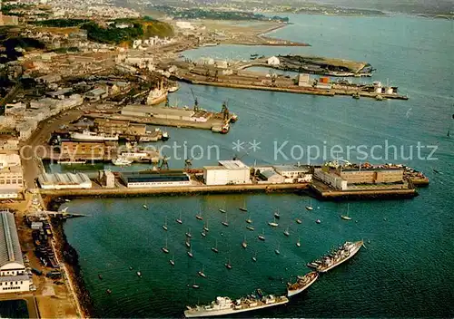 AK / Ansichtskarte Brest_Finistere Le port de commerce Vue aerienne Brest_Finistere