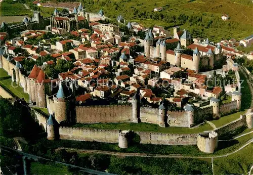 AK / Ansichtskarte Carcassonne Vue aerienne sur la Cite Carcassonne