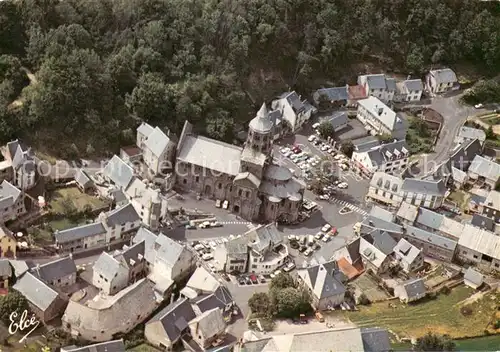 AK / Ansichtskarte Orcival Vue generale aerienne de l Eglise Orcival