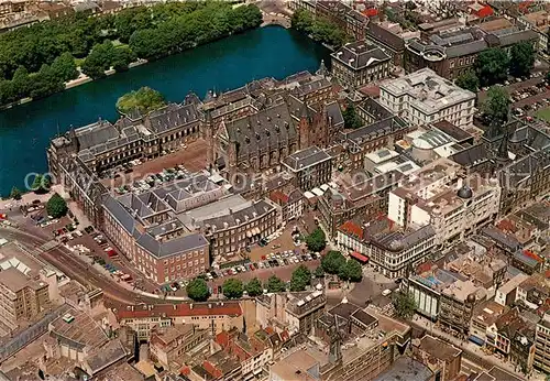 AK / Ansichtskarte Den_Haag Buitenhof met Regeringsgebouwen luchtopname Den_Haag