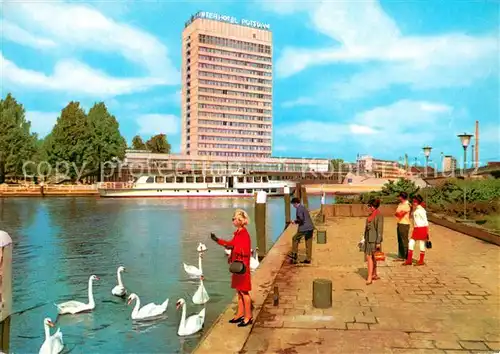 AK / Ansichtskarte Potsdam Interhotel an der Havel Schwaene Fahrgastschiff Potsdam