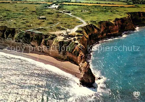 AK / Ansichtskarte Cricqueville en Bessin Omaha Beach Contre Jour sur la Pointe du Hoc vue aerienne Cricqueville en Bessin